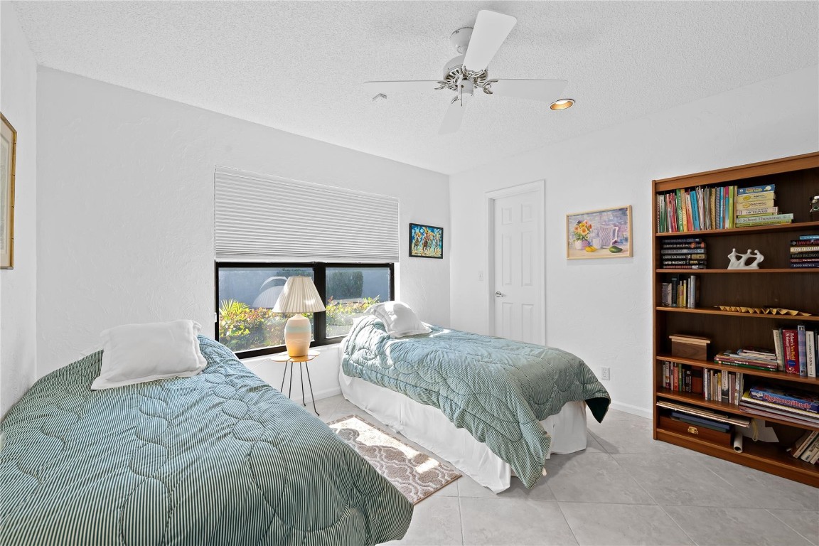 11043 Boca Woods, Boca Raton FL 33428