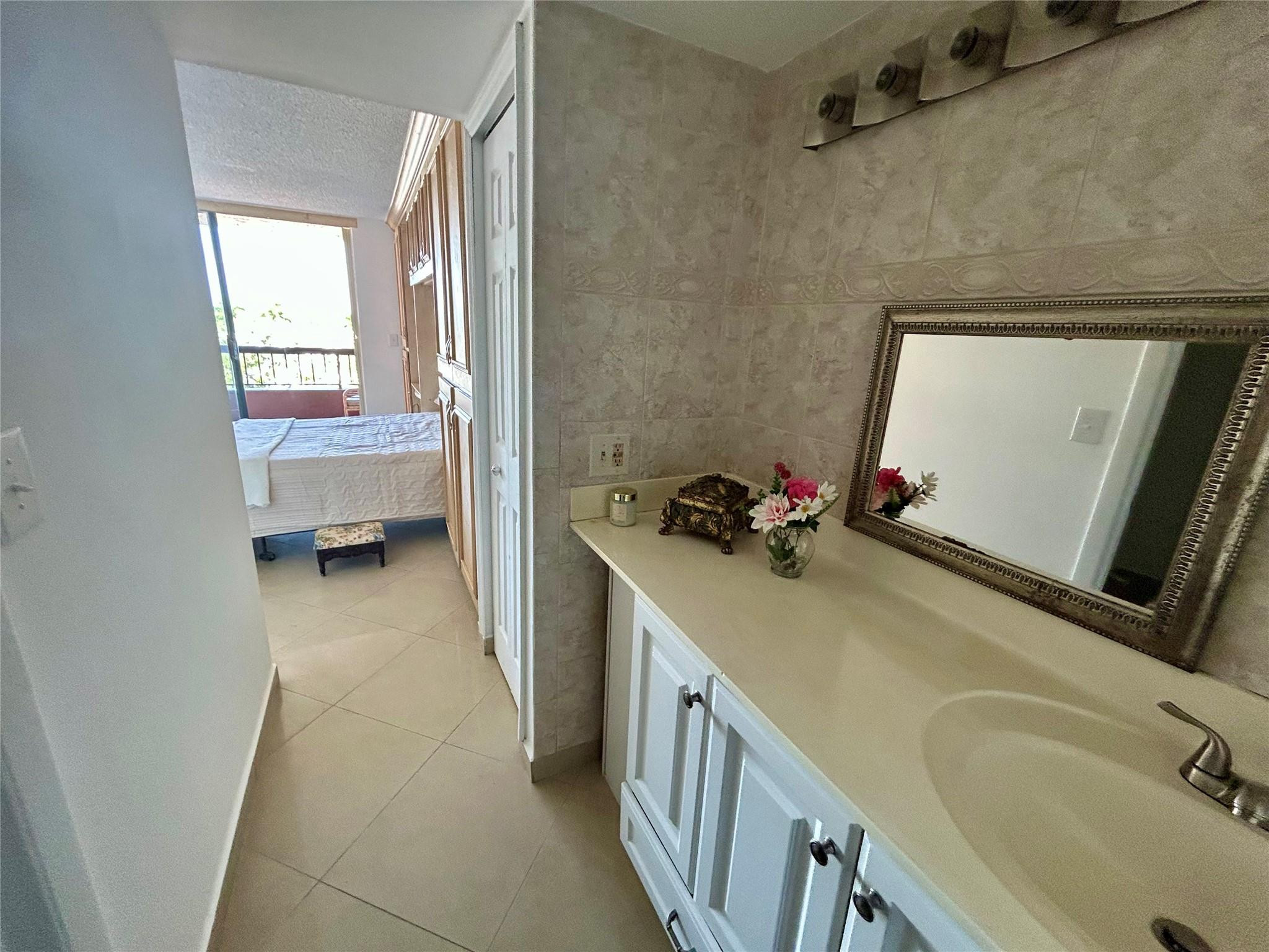 7040 Coral #501, Miami FL 33155