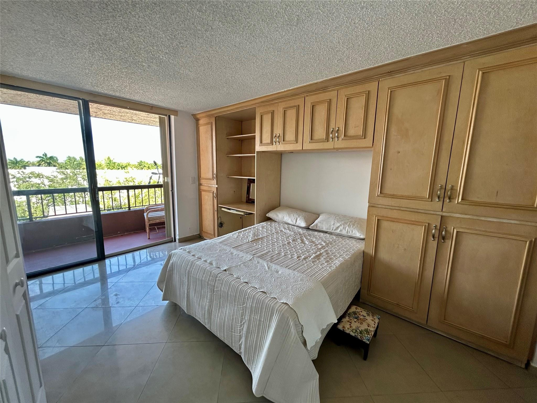 7040 Coral #501, Miami FL 33155