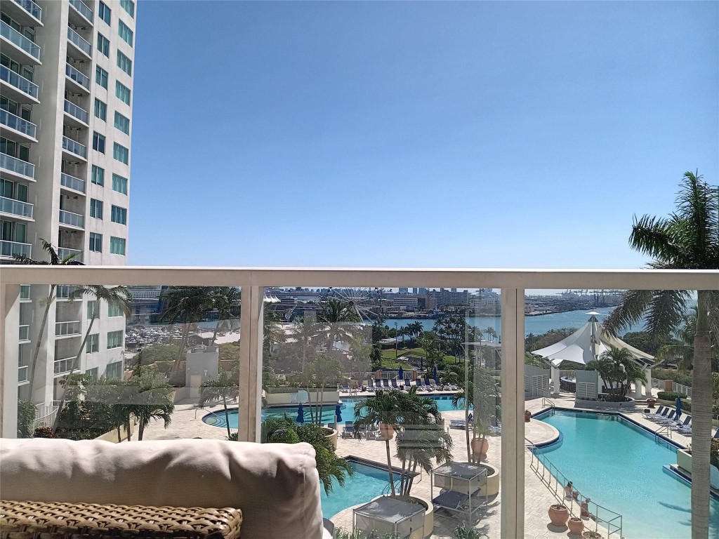 253 NE 2nd #1103, Miami FL 33132