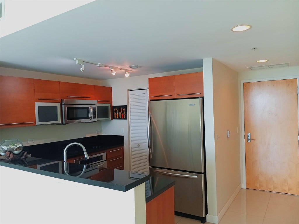 253 NE 2nd #1103, Miami FL 33132