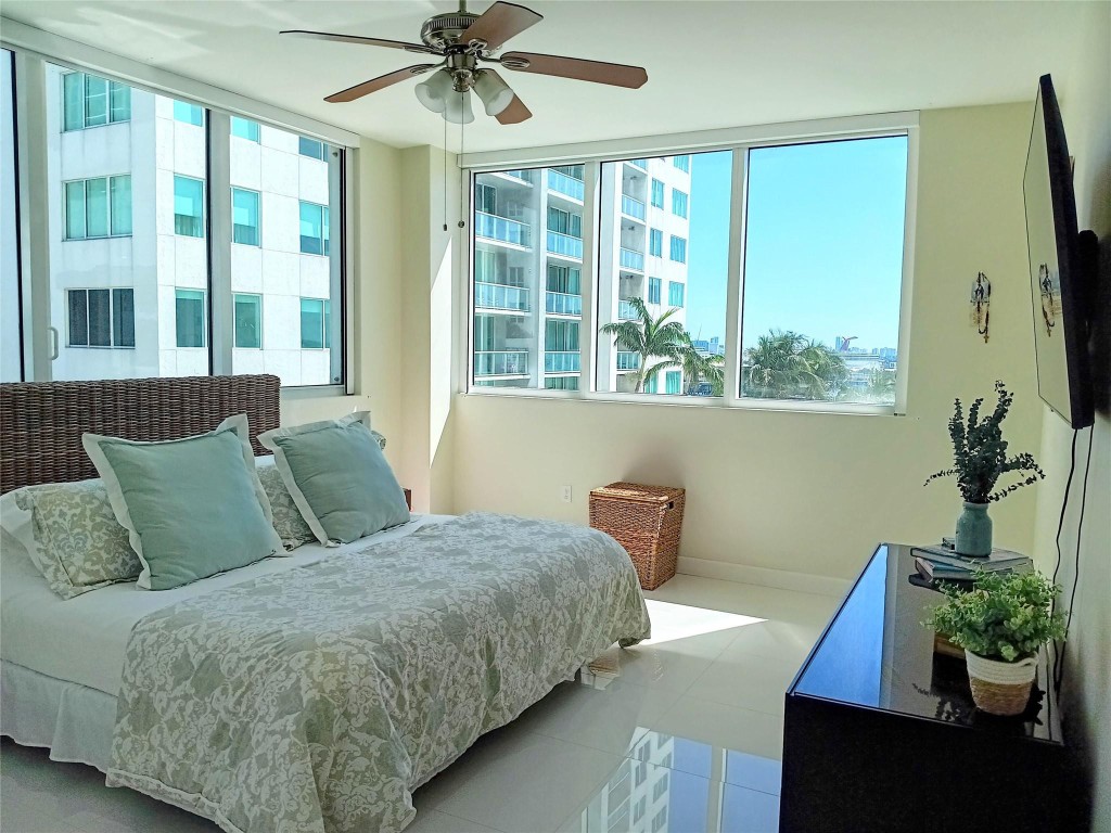 253 NE 2nd #1103, Miami FL 33132