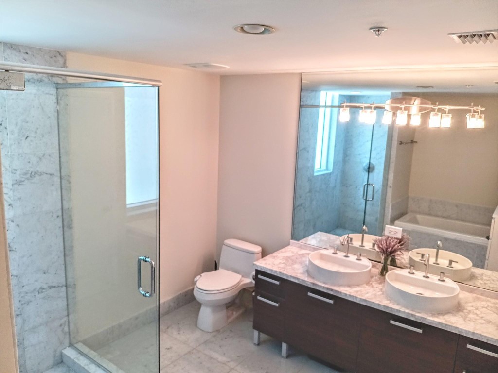 253 NE 2nd #1103, Miami FL 33132