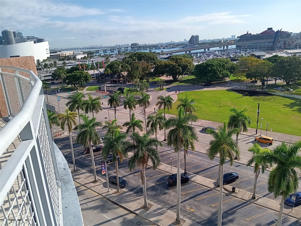 253 NE 2nd #1103, Miami FL 33132