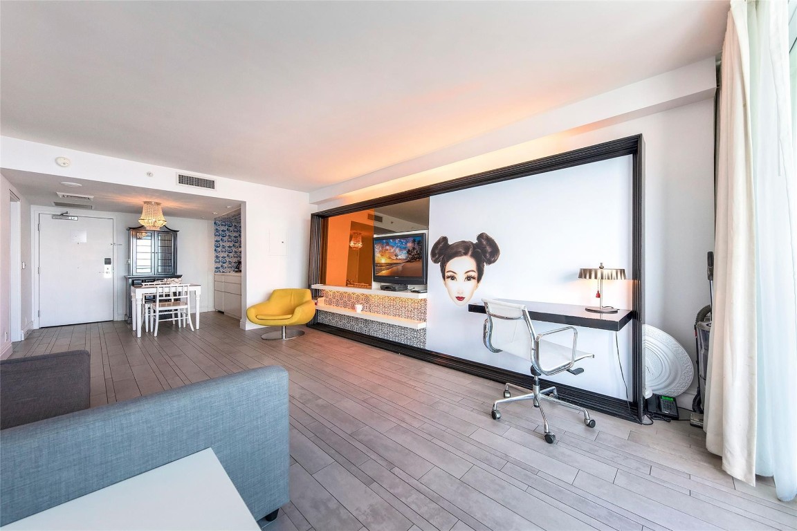 1100 West #1010, Miami Beach FL 33139