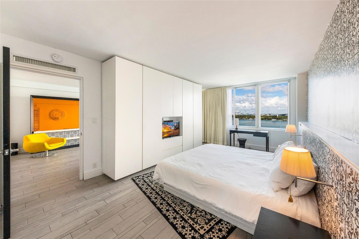 1100 West #1010, Miami Beach FL 33139