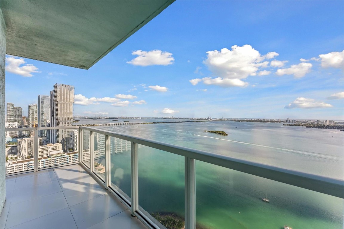1900 Bayshore #3702, Miami FL 33132