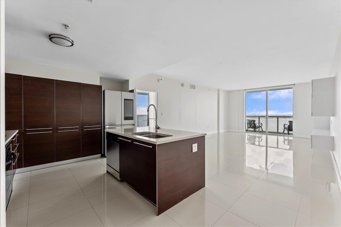 1900 Bayshore #3702, Miami FL 33132