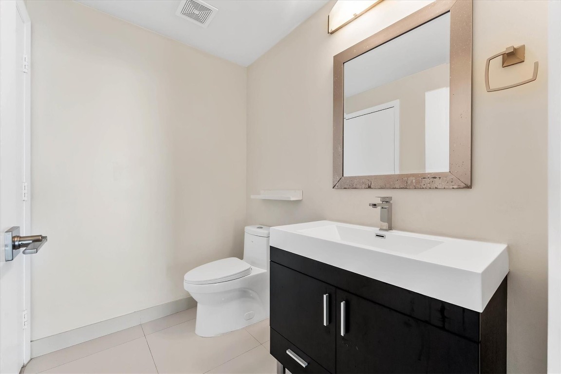 1900 Bayshore #3702, Miami FL 33132