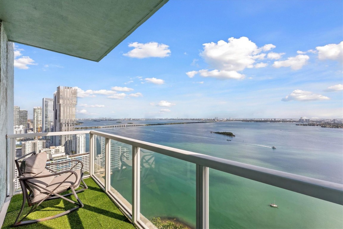 1900 Bayshore #3702, Miami FL 33132