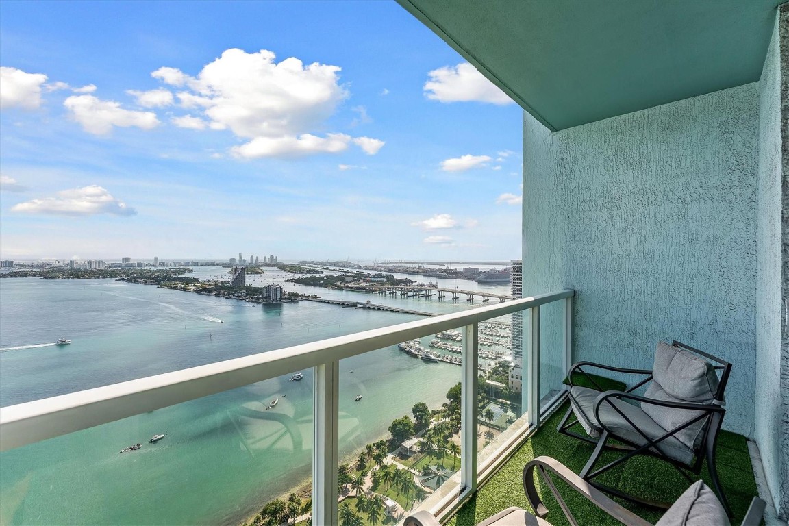 1900 Bayshore #3702, Miami FL 33132