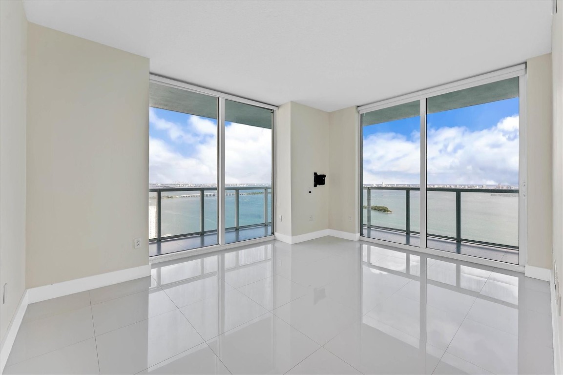 1900 Bayshore #3702, Miami FL 33132
