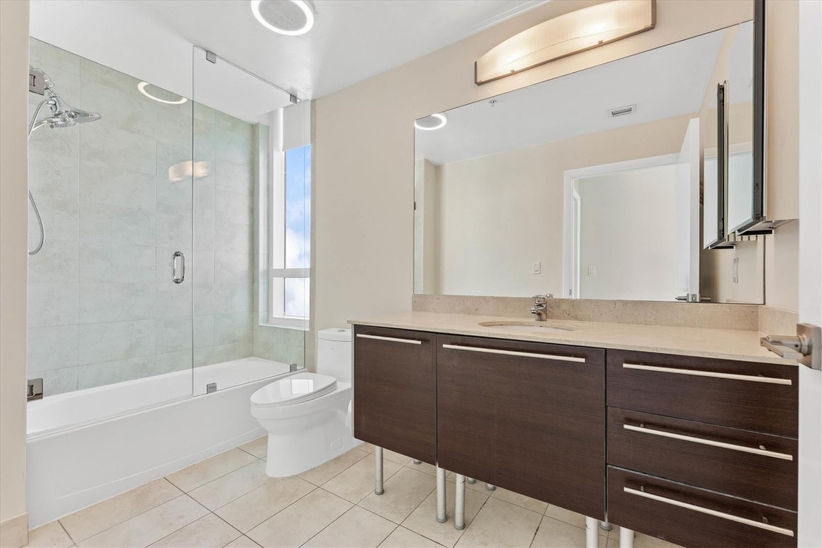 1900 Bayshore #3702, Miami FL 33132