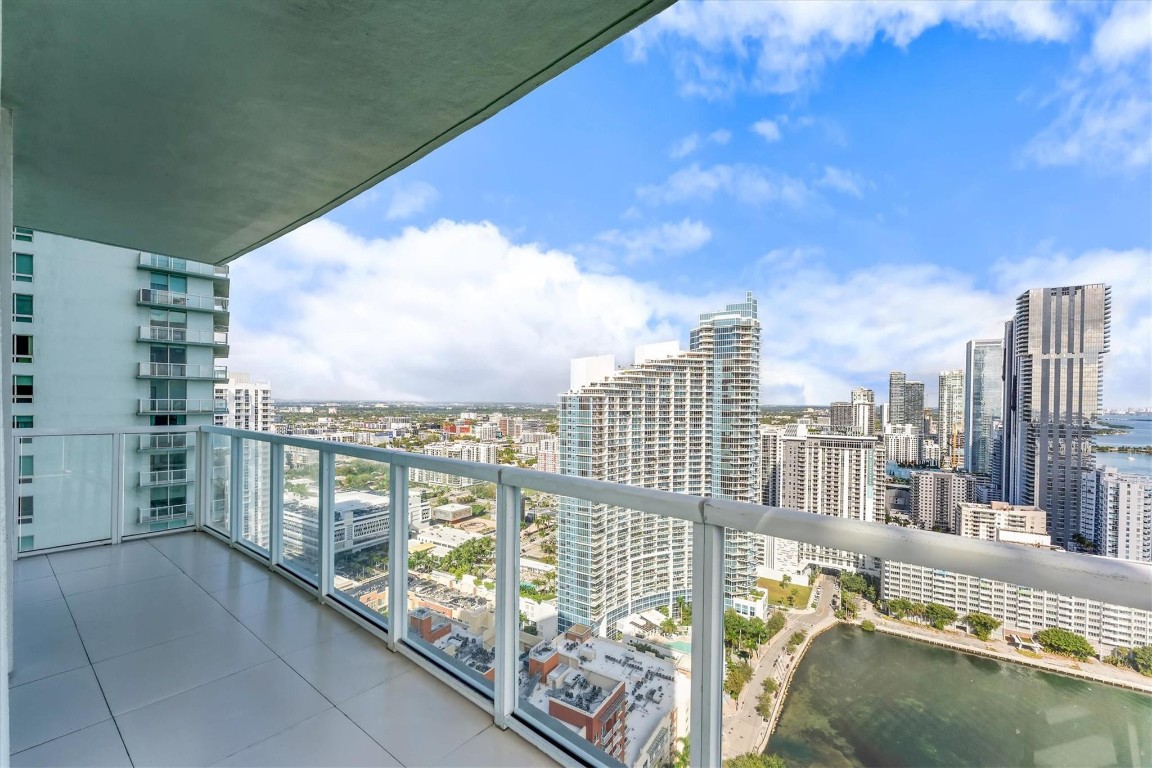 1900 Bayshore #3702, Miami FL 33132