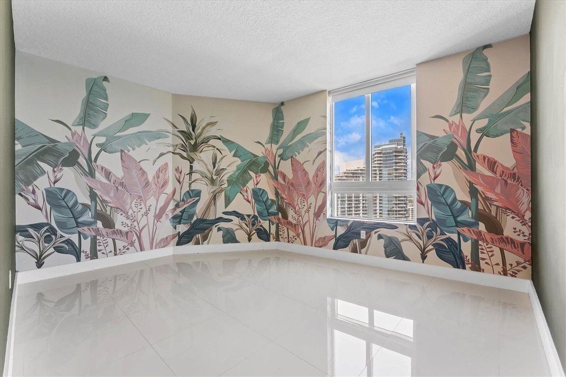 1900 Bayshore #3702, Miami FL 33132