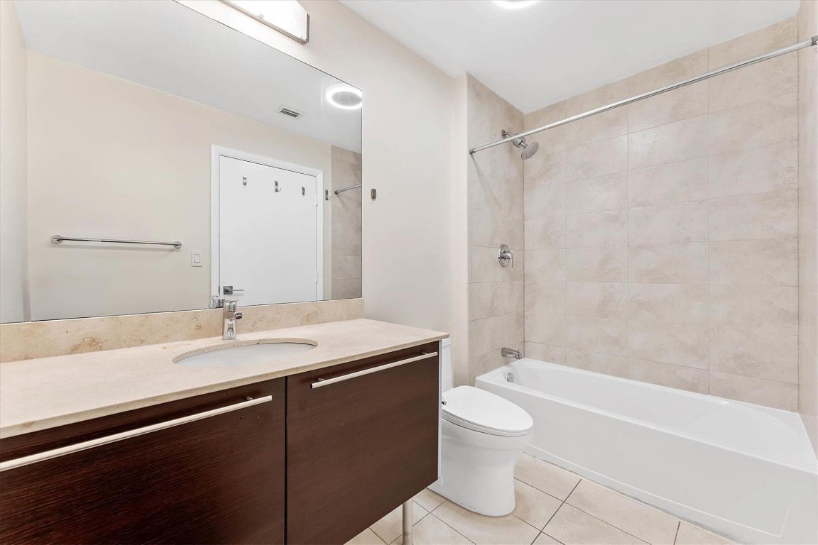 1900 Bayshore #3702, Miami FL 33132