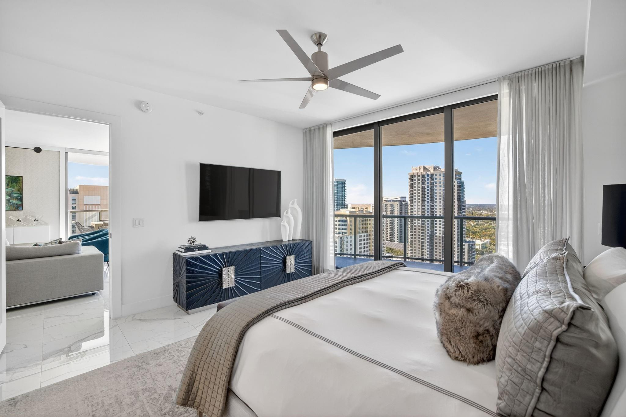 100 E Las Olas #3004, Fort Lauderdale FL 33301