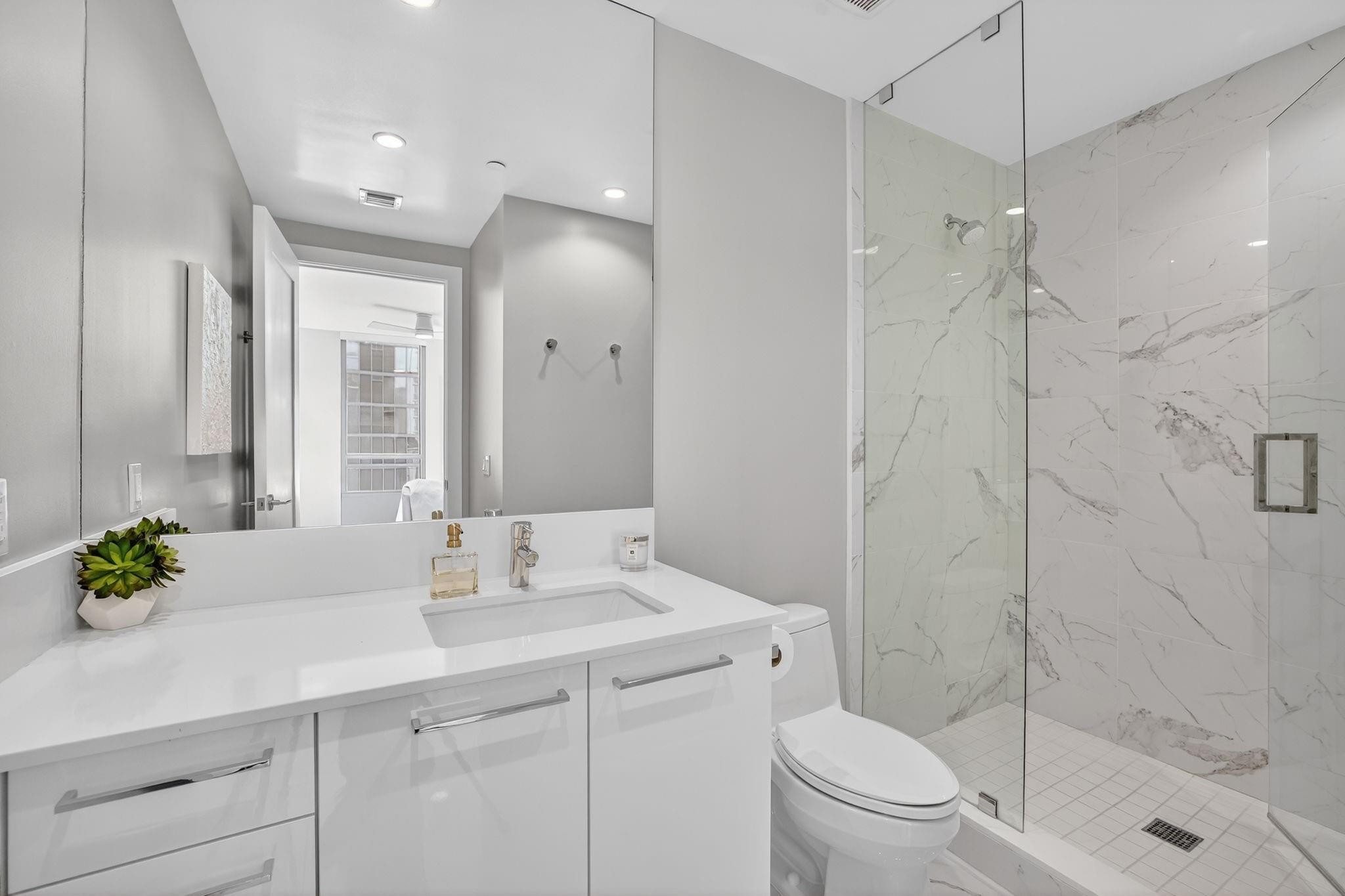 100 E Las Olas #3004, Fort Lauderdale FL 33301