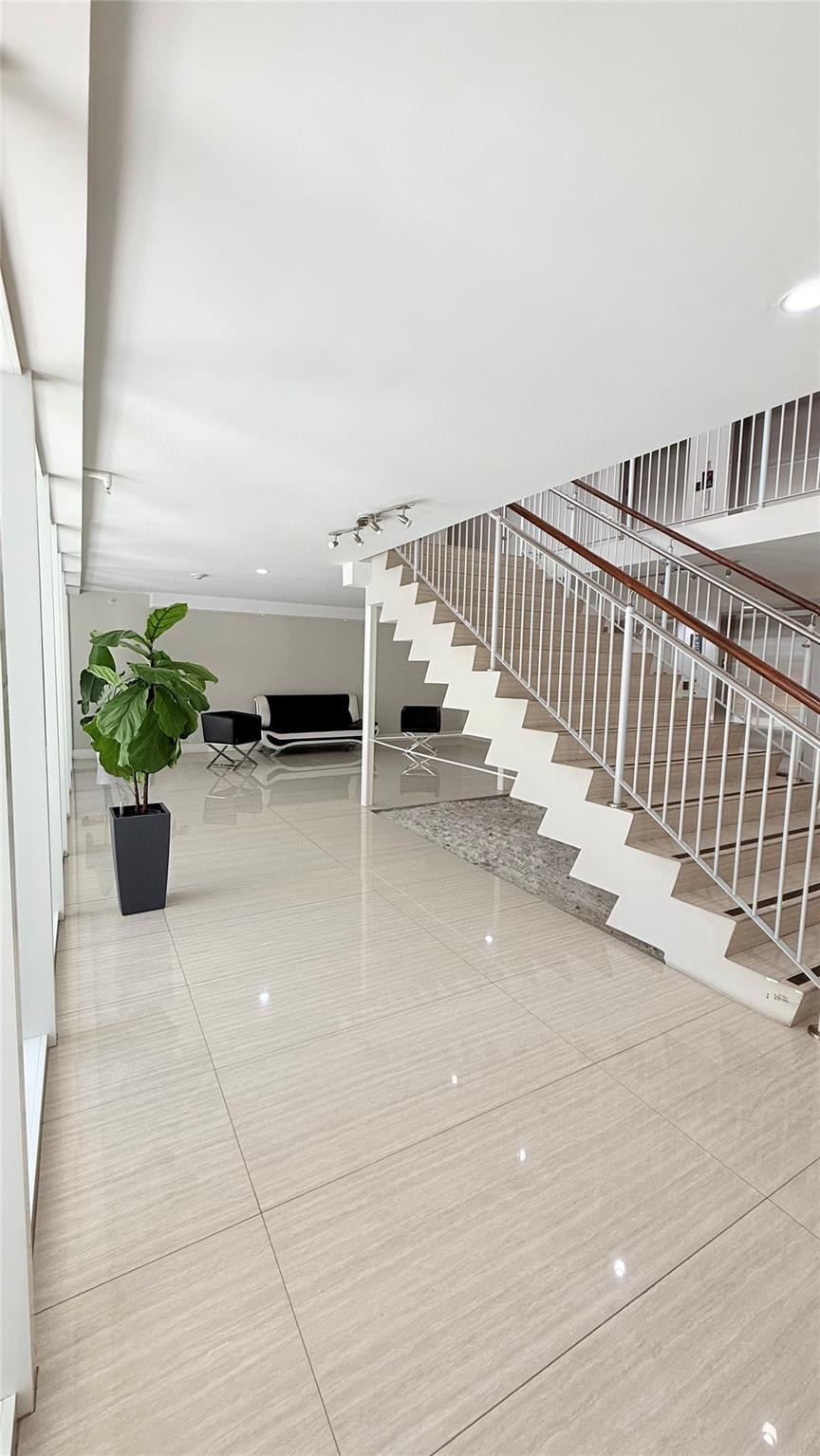601 NE 23rd #902, Miami FL 33137