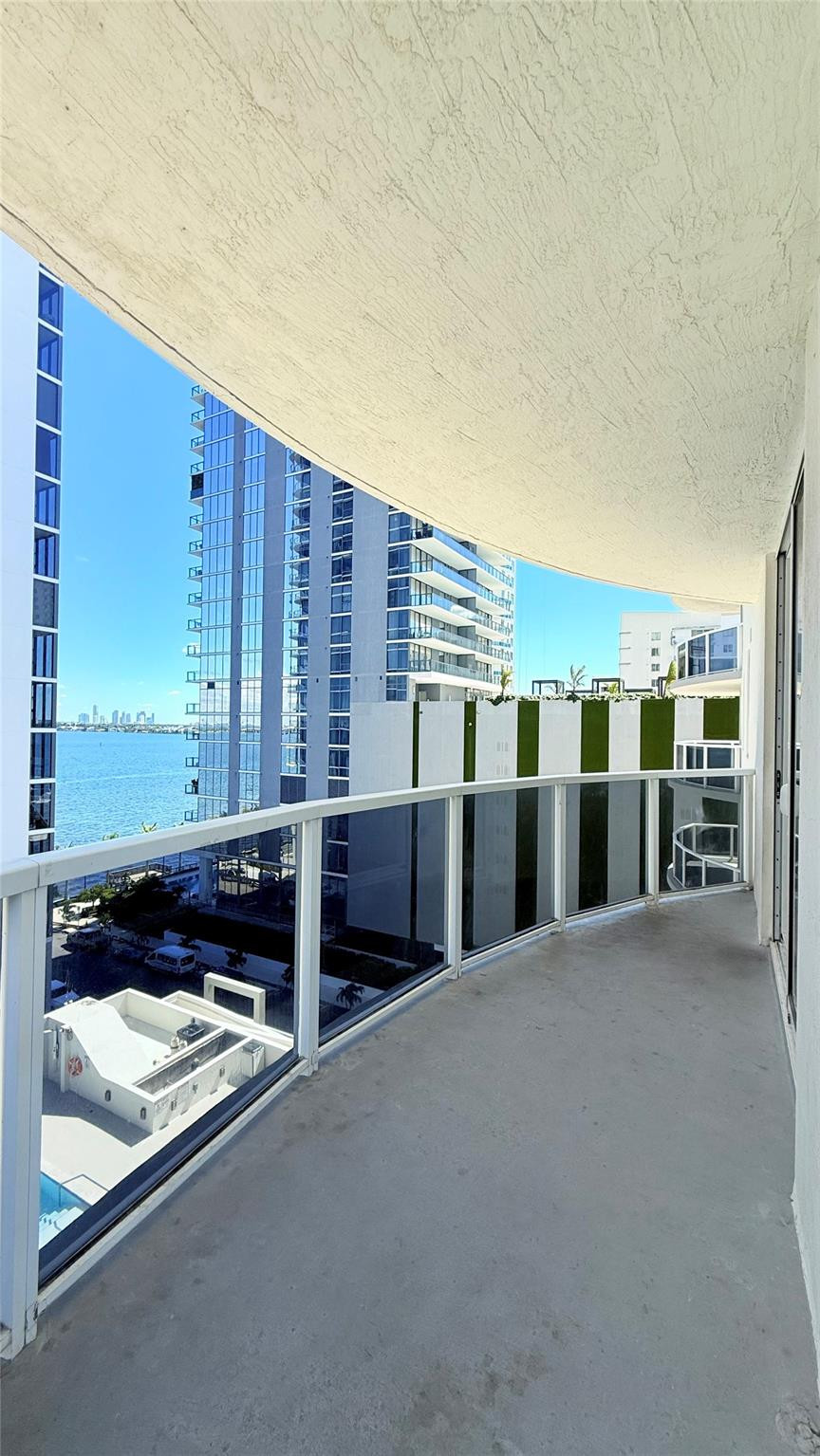 601 NE 23rd #902, Miami FL 33137