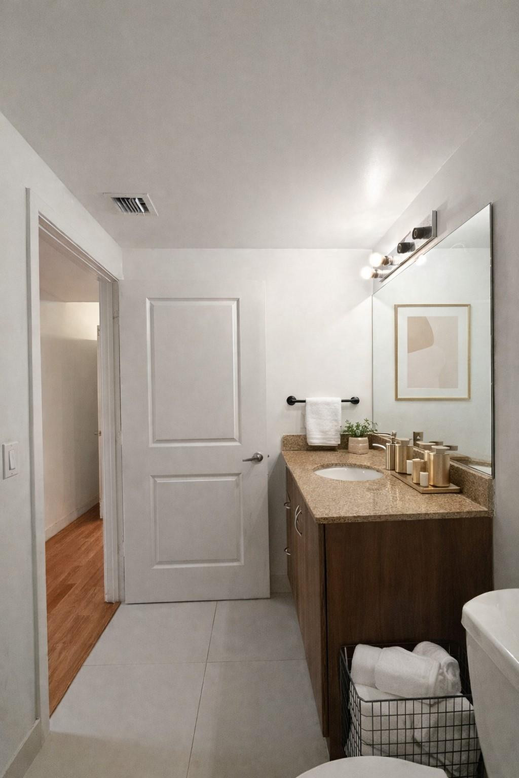 601 NE 23rd #902, Miami FL 33137