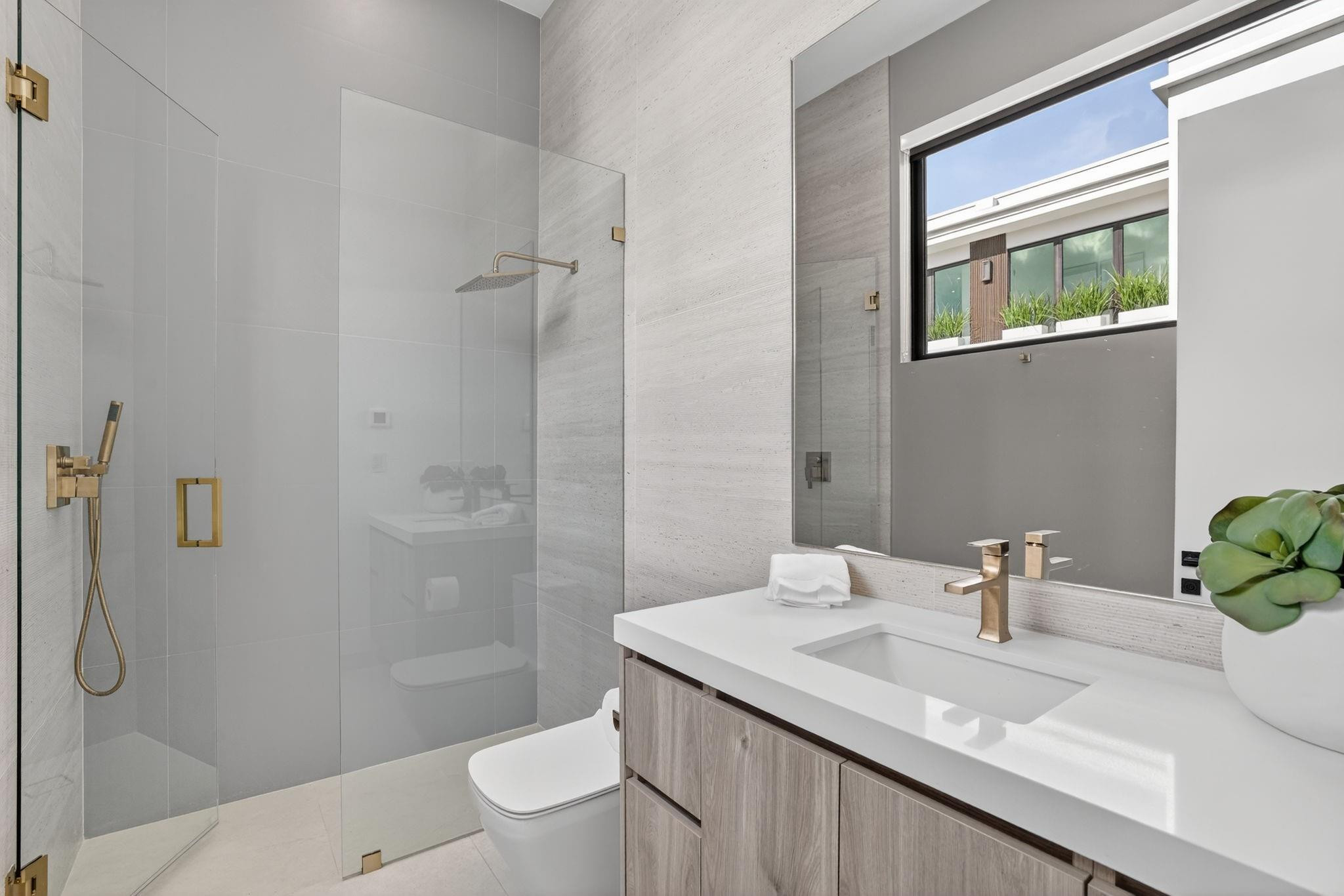 4312 NE 23, Fort Lauderdale FL 33308