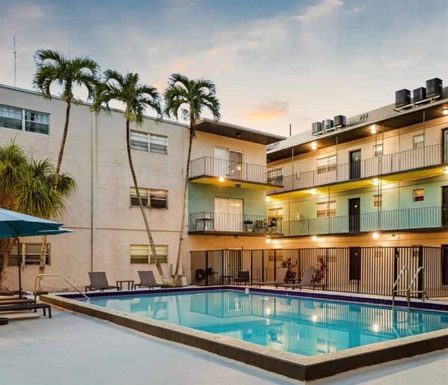 5525 SW 41st #110, Hollywood FL 33023