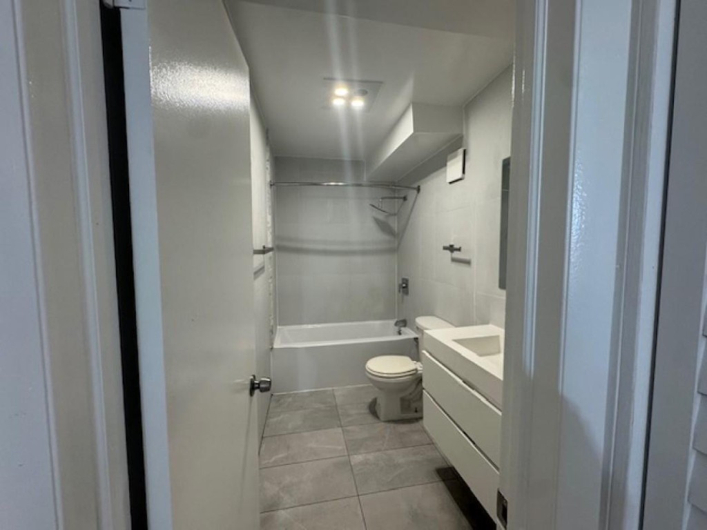 5525 SW 41st #110, Hollywood FL 33023