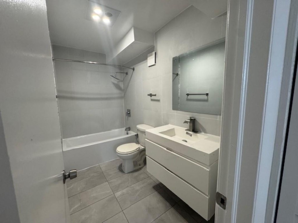 5525 SW 41st #110, Hollywood FL 33023