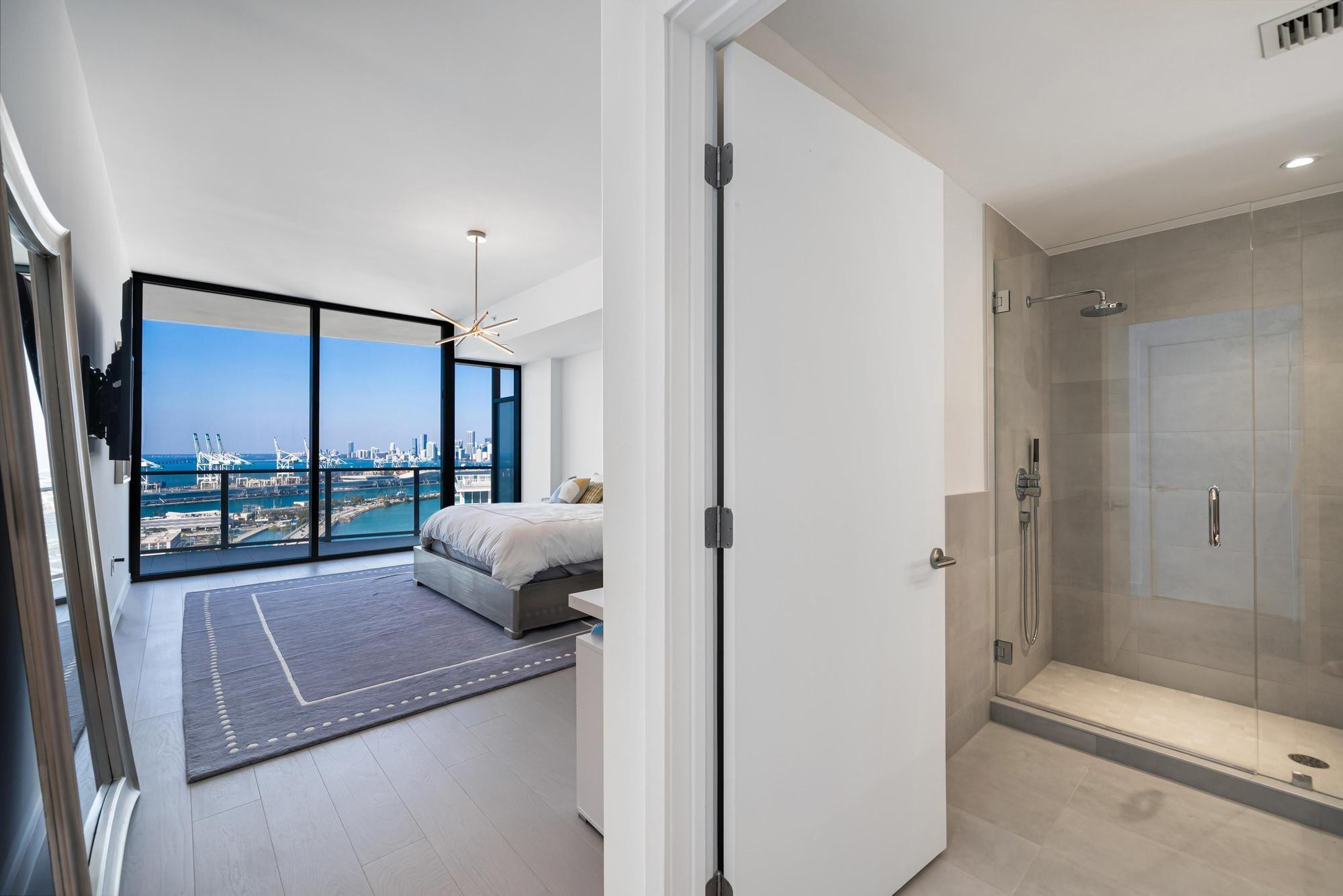 500 Alton #2702, Miami Beach FL 33139