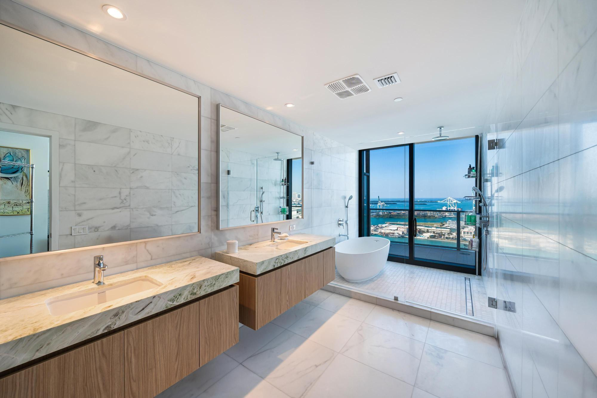 500 Alton #2702, Miami Beach FL 33139