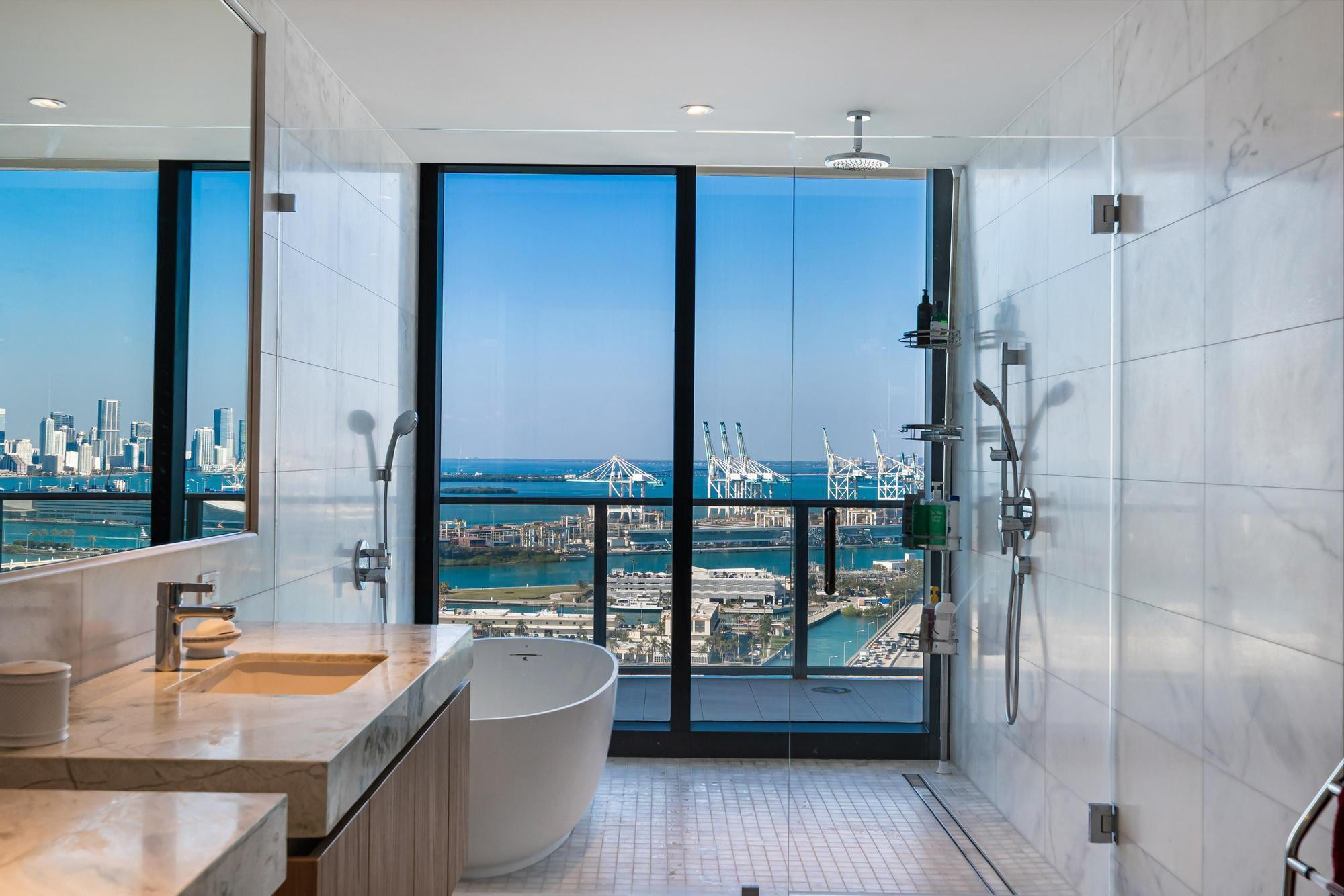 500 Alton #2702, Miami Beach FL 33139