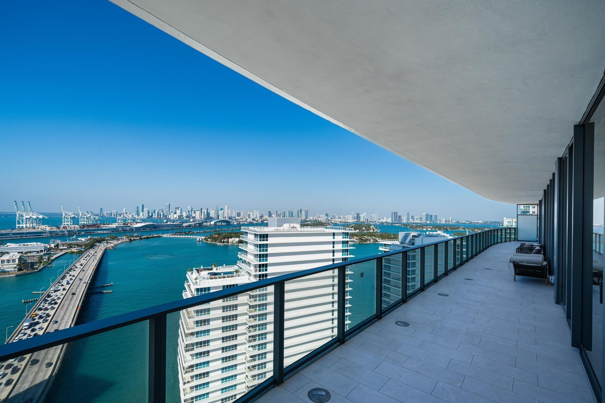 500 Alton #2702, Miami Beach FL 33139