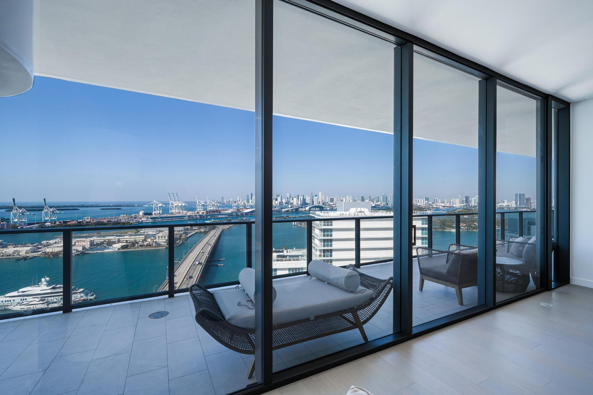 500 Alton #2702, Miami Beach FL 33139