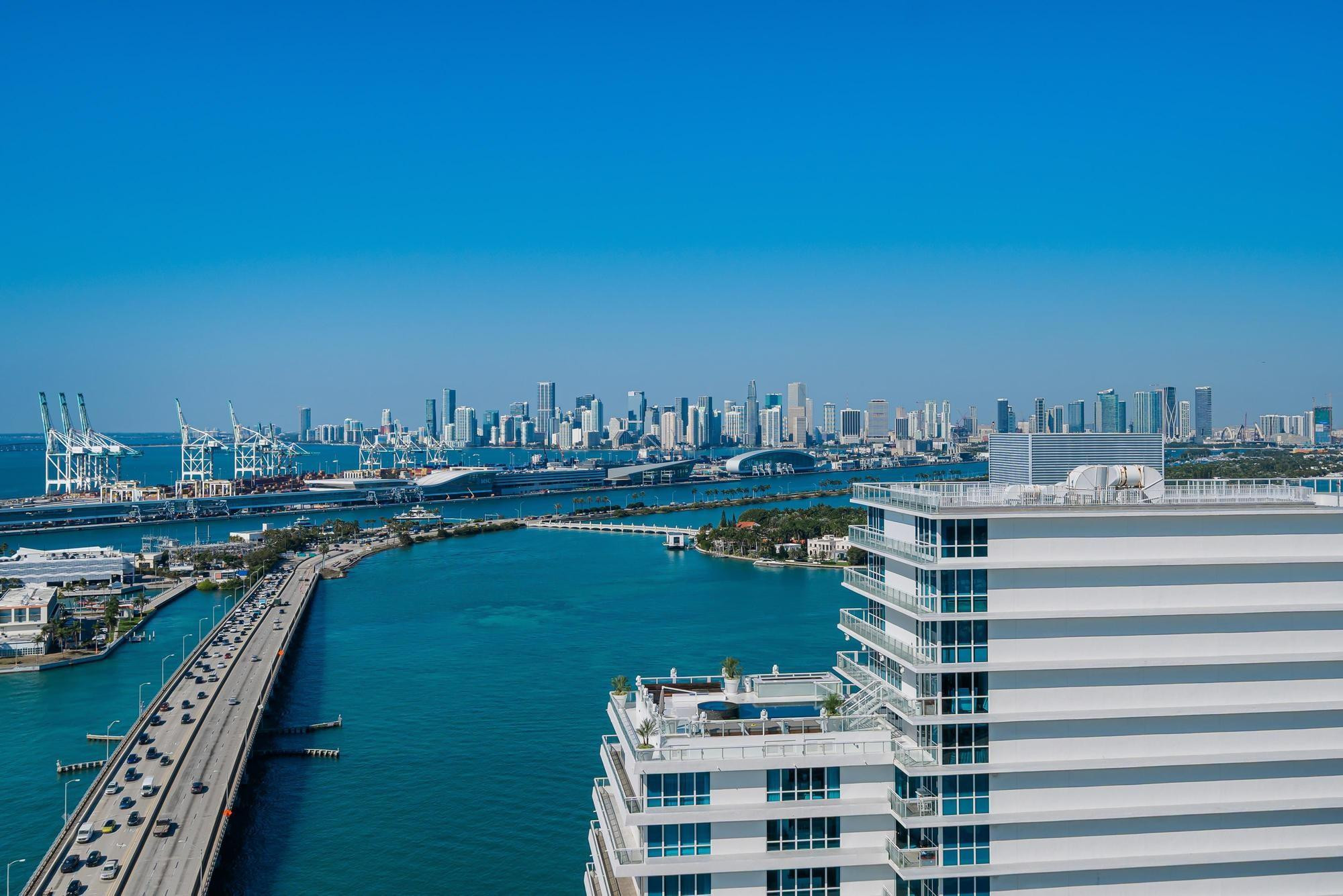 500 Alton #2702, Miami Beach FL 33139