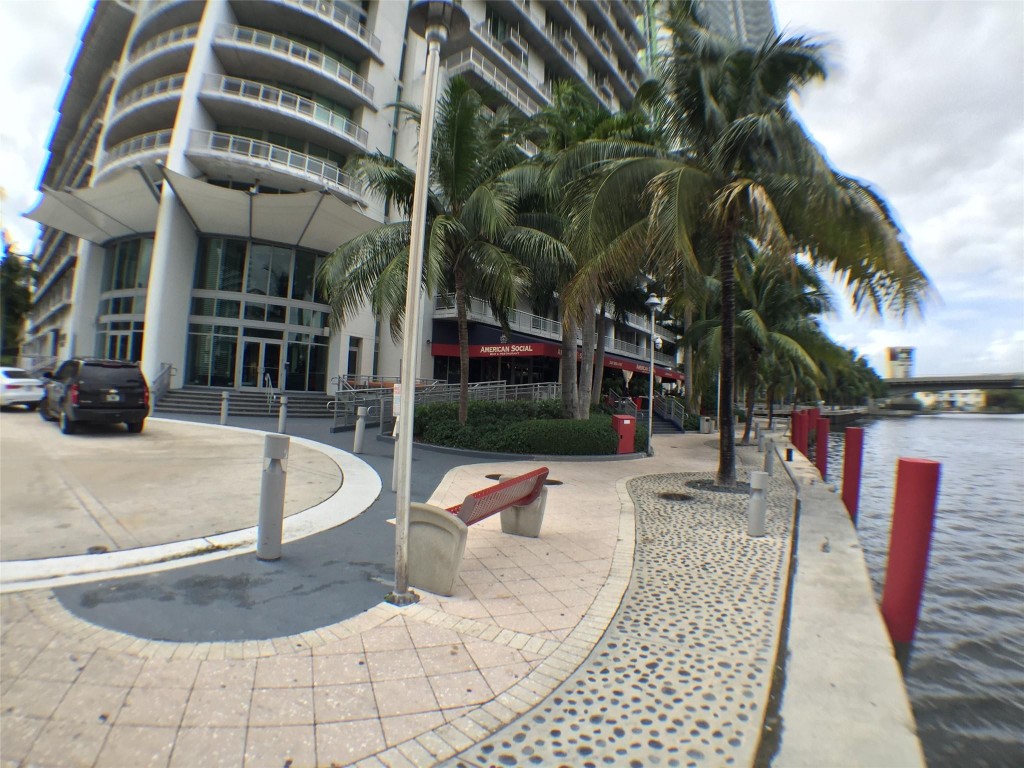 690 SW 1st #1427, Miami FL 33130
