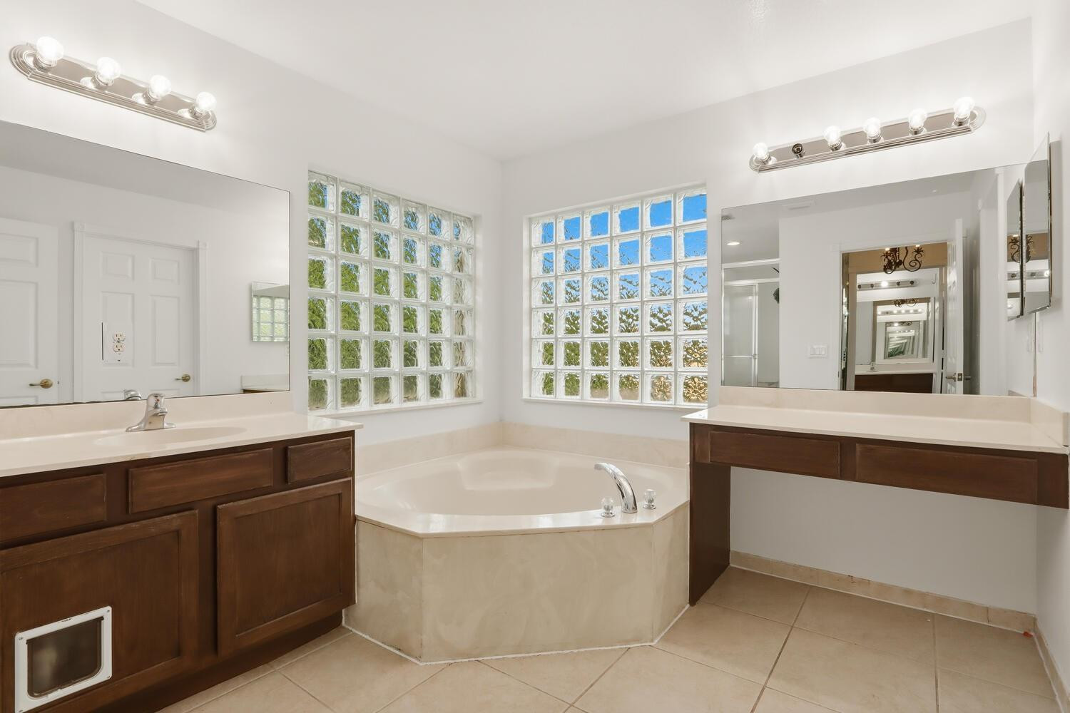 1085 Center Stone, Riviera Beach FL 33404
