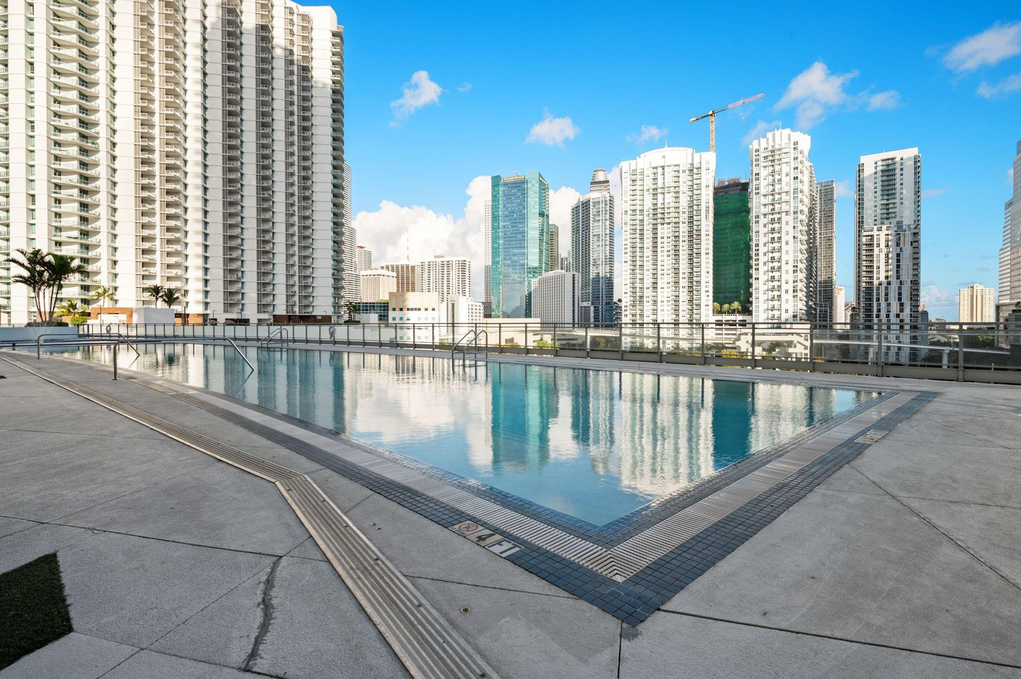 92 SW 3rd #1807, Miami FL 33130