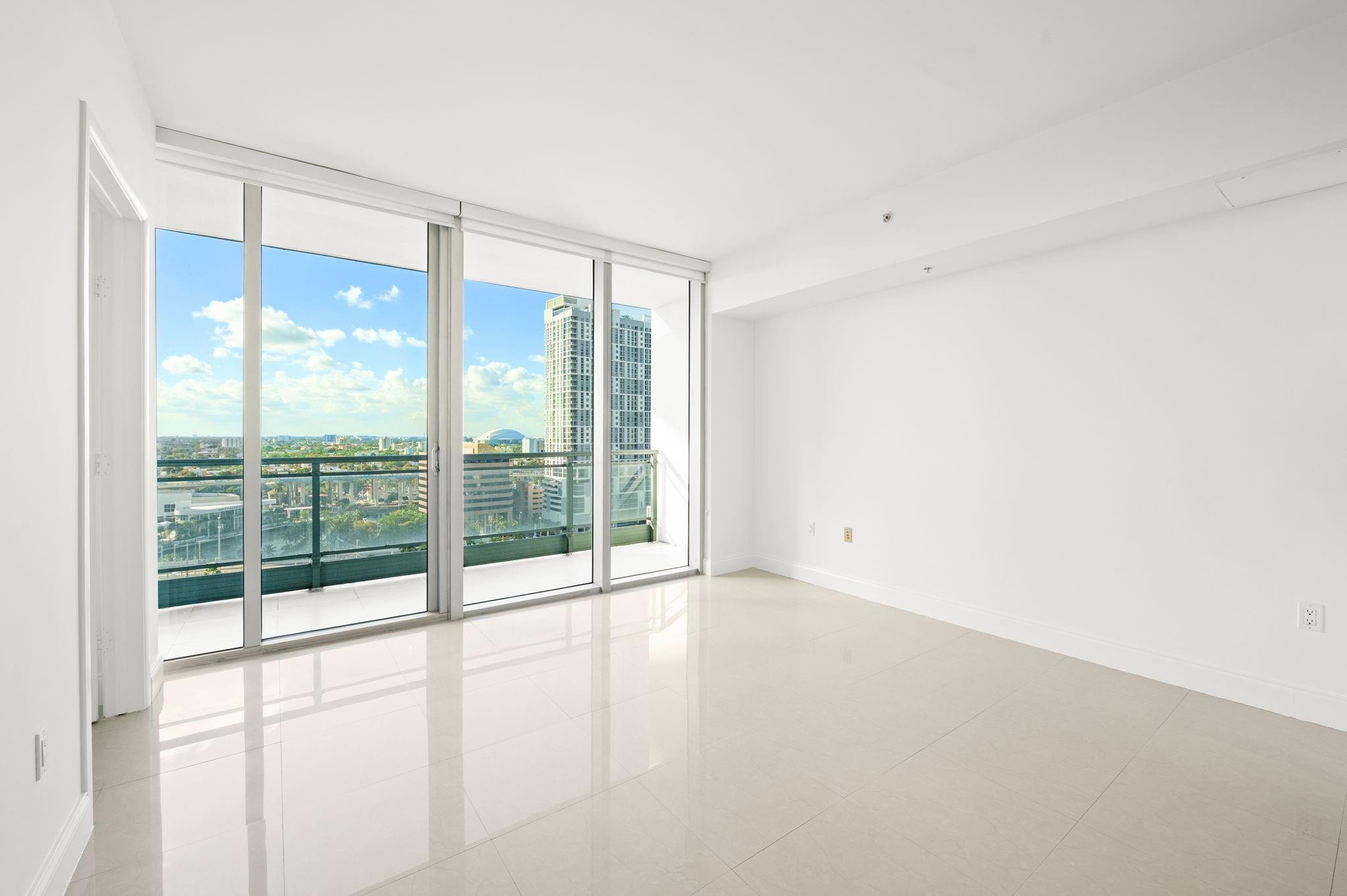 92 SW 3rd #1807, Miami FL 33130