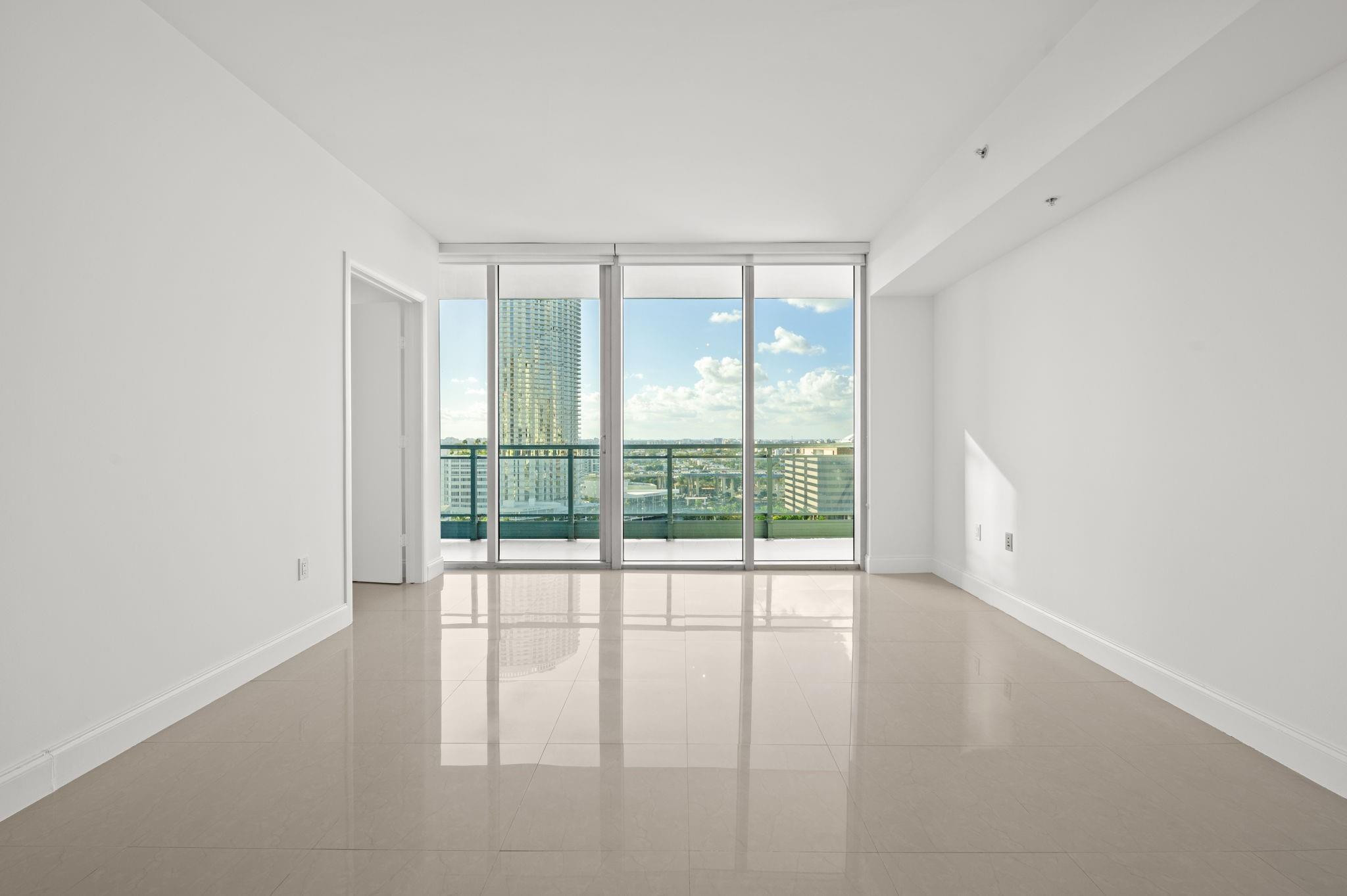 92 SW 3rd #1807, Miami FL 33130