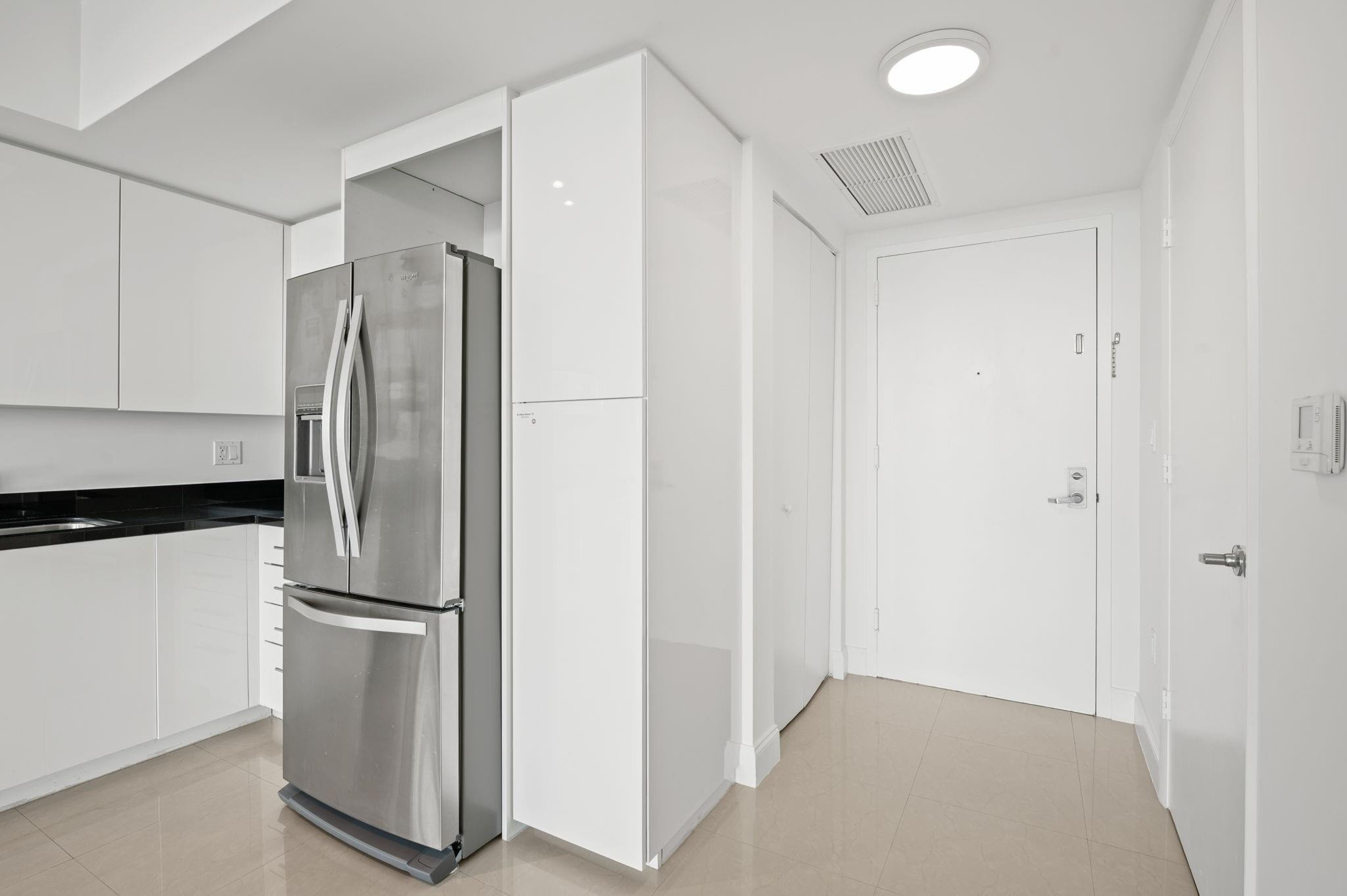 92 SW 3rd #1807, Miami FL 33130