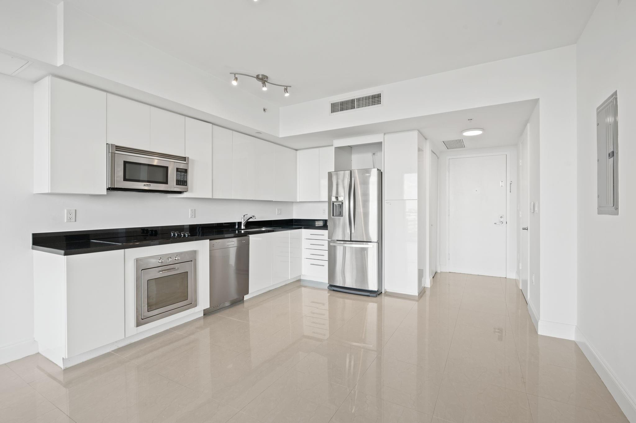 92 SW 3rd #1807, Miami FL 33130