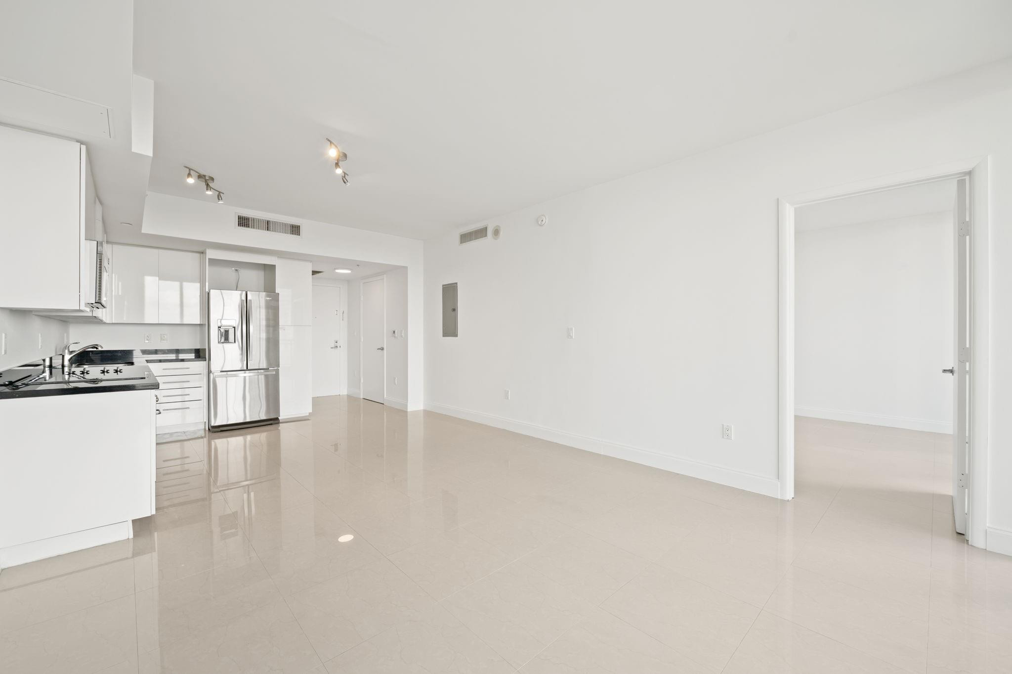 92 SW 3rd #1807, Miami FL 33130