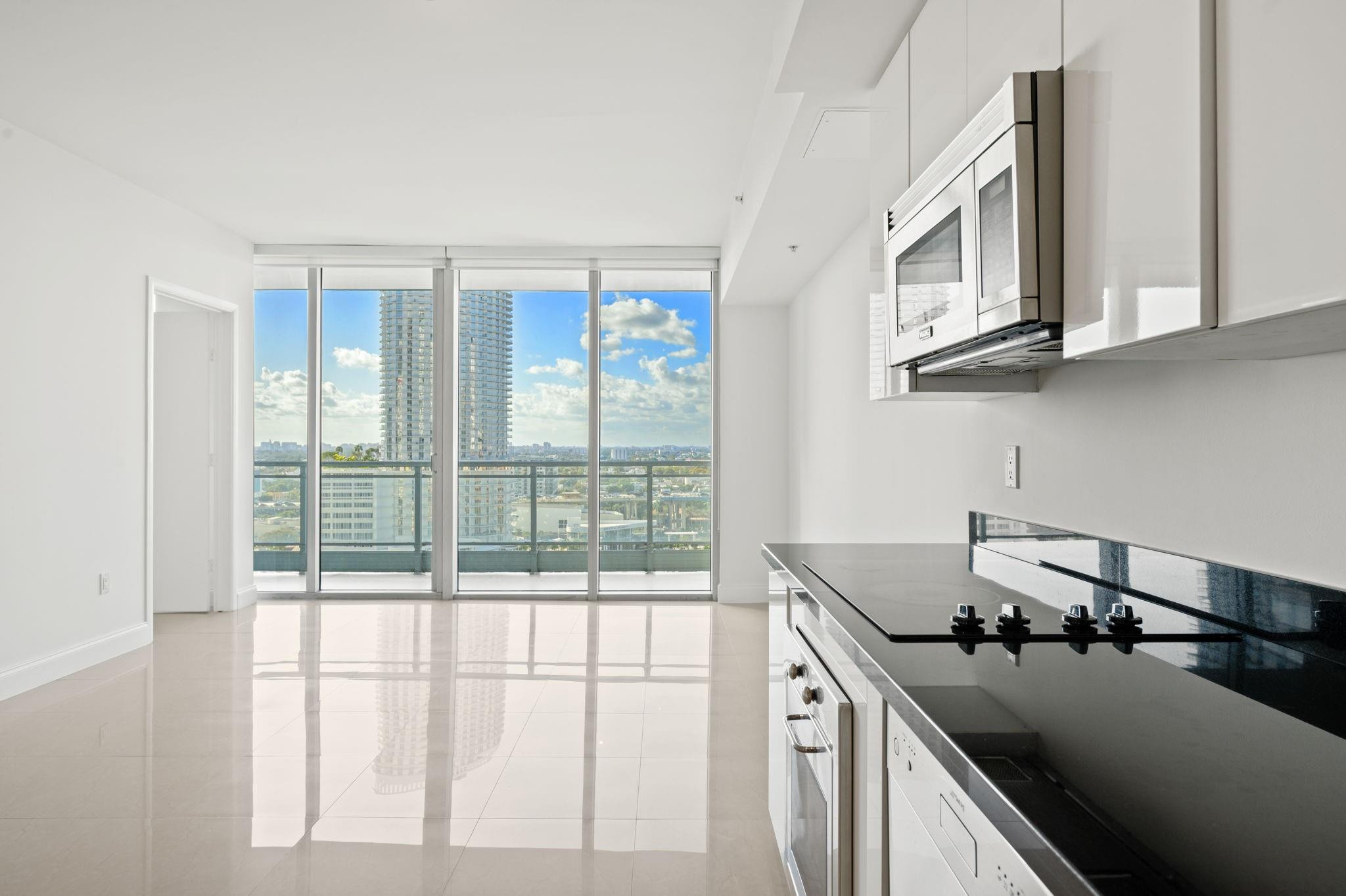 92 SW 3rd #1807, Miami FL 33130