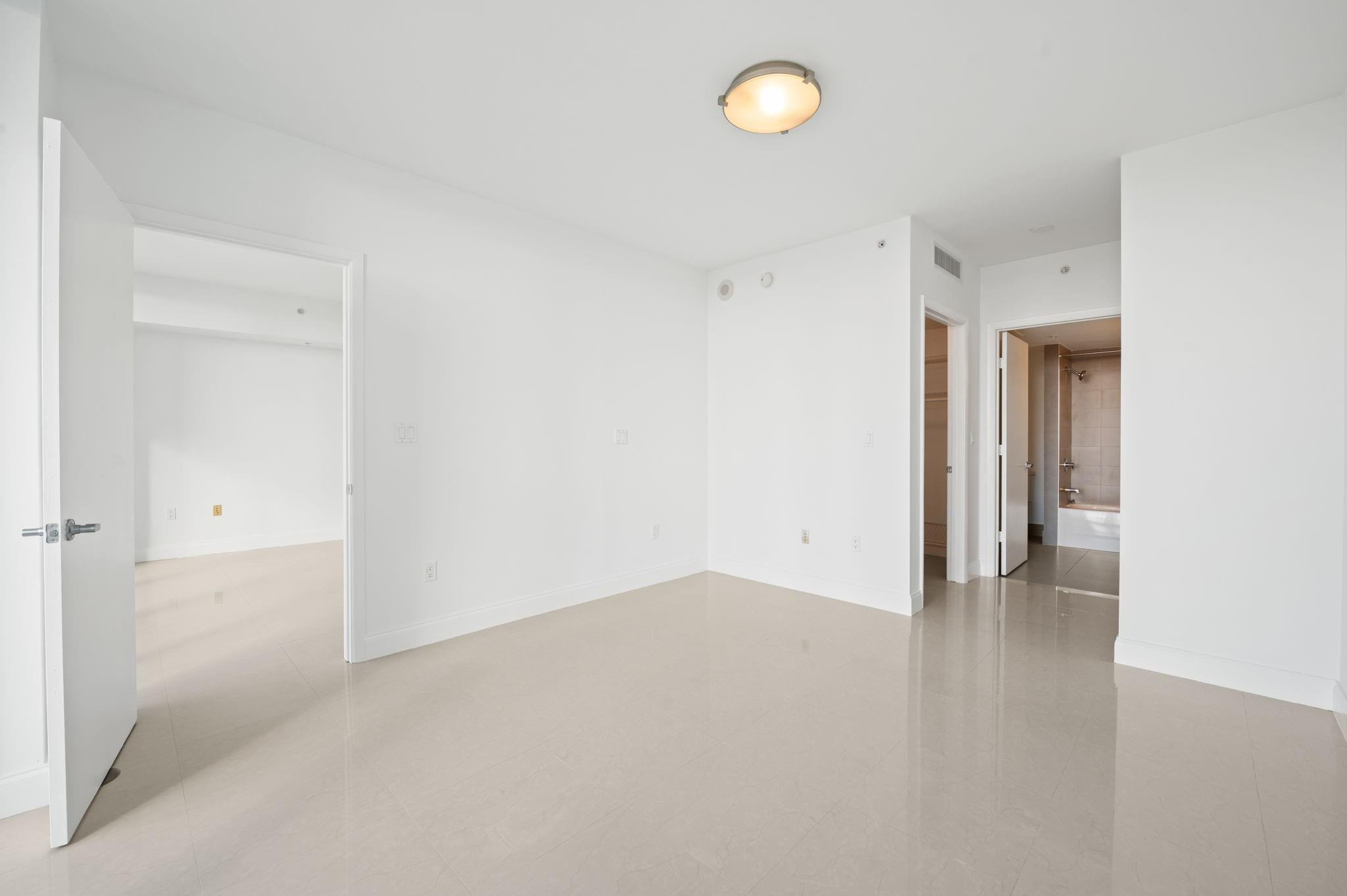 92 SW 3rd #1807, Miami FL 33130