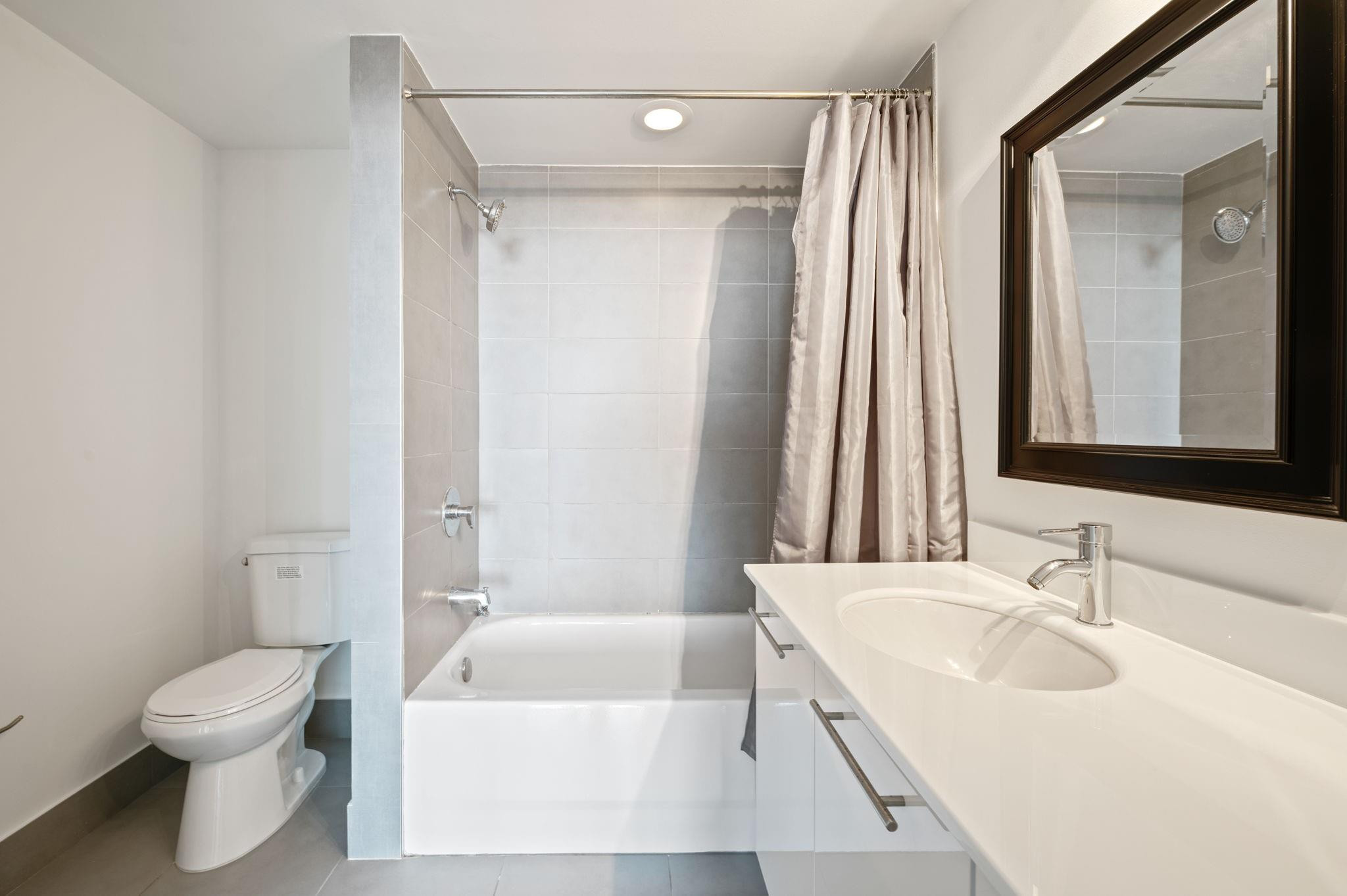 92 SW 3rd #1807, Miami FL 33130