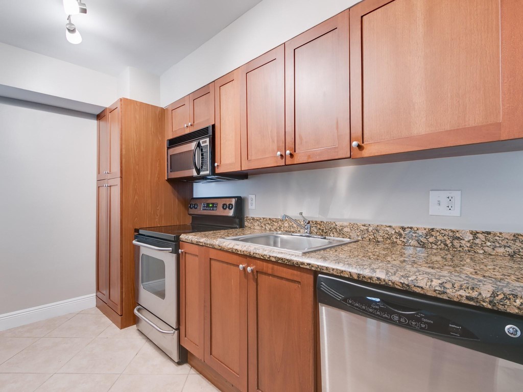 4001 NE 21st #207, Fort Lauderdale FL 33308