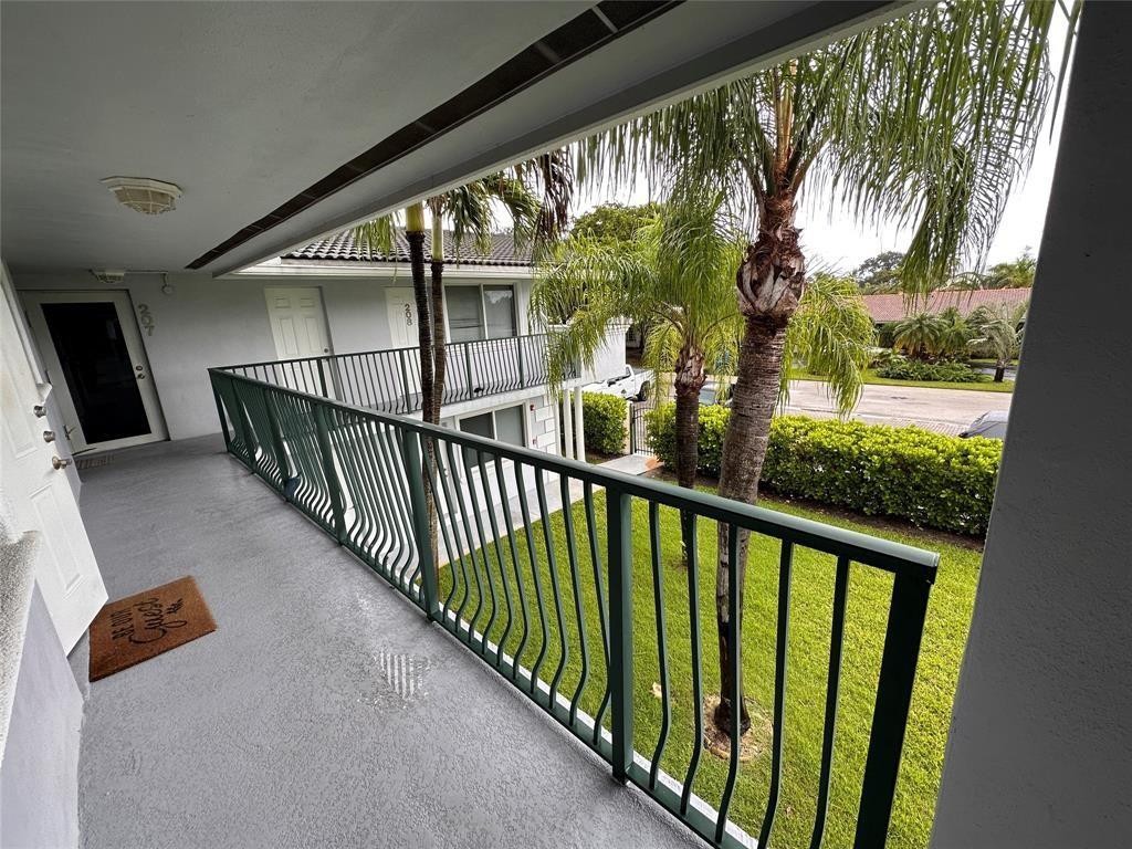 4001 NE 21st #207, Fort Lauderdale FL 33308