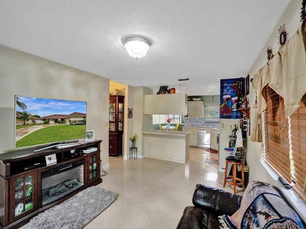 7380 NW 39th, Lauderhill FL 33319