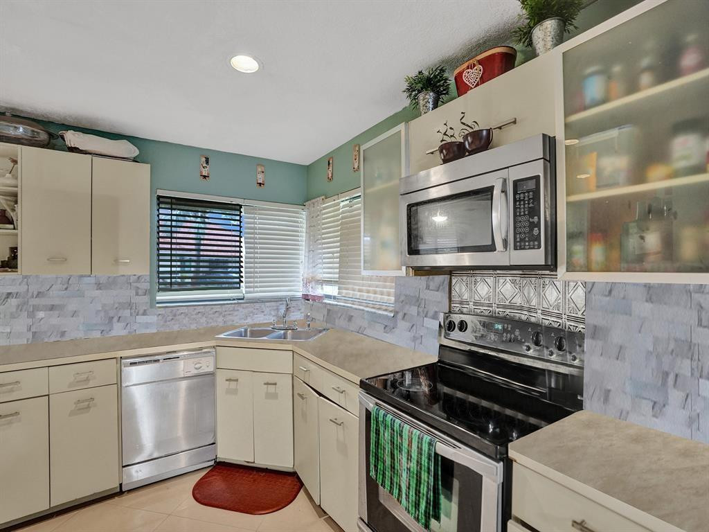 7380 NW 39th, Lauderhill FL 33319